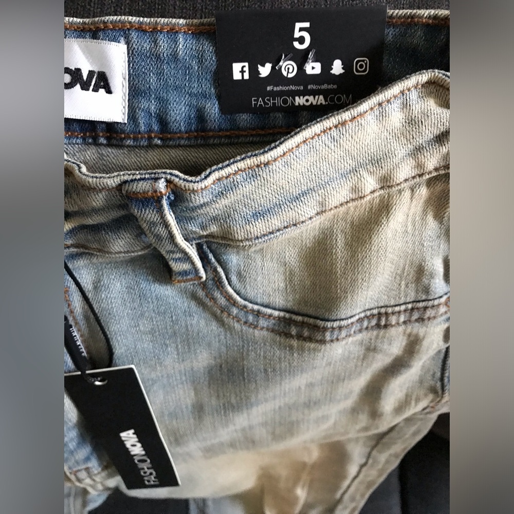 Jeans - Picture 3 of 4